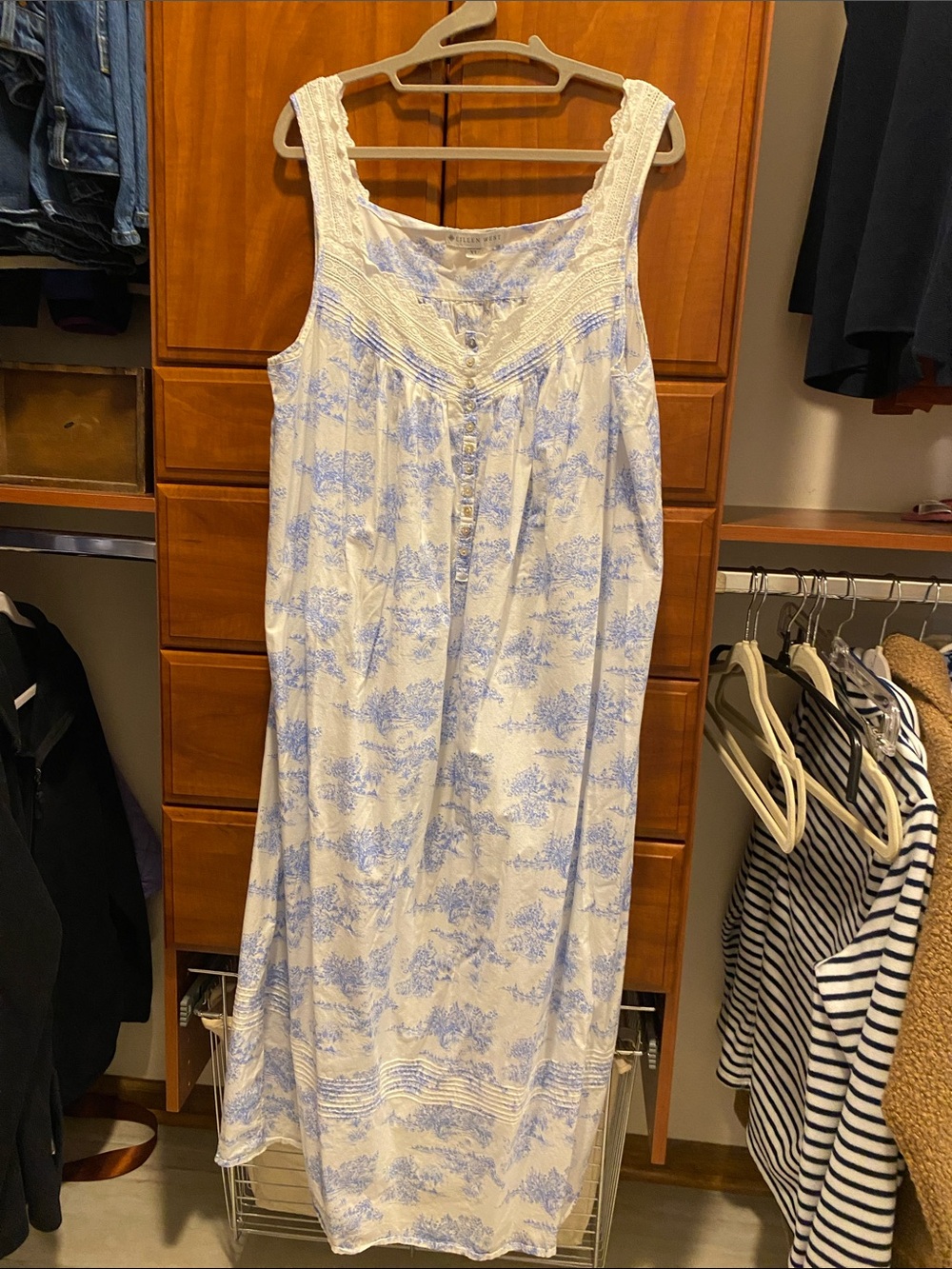 Eileen West White and Light Blue Sleeveless Nightgown